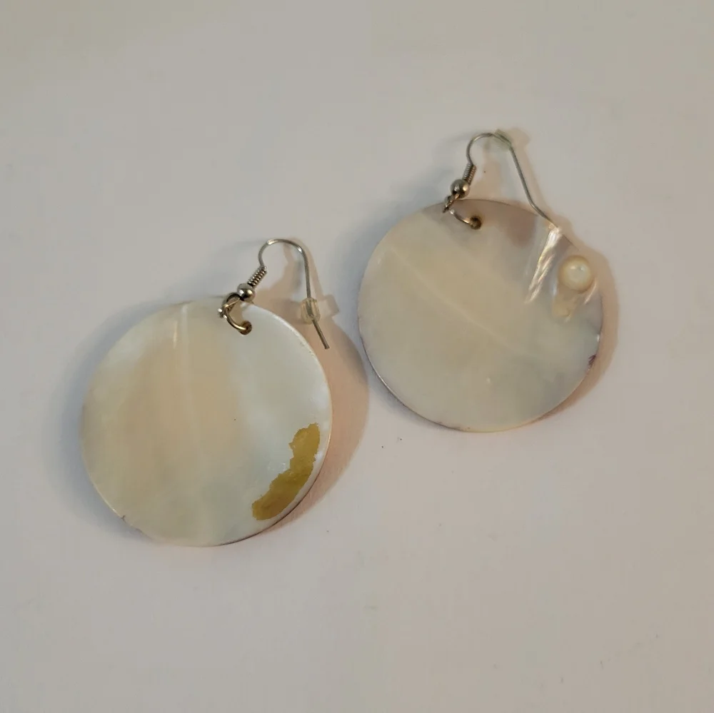 Mother of Pearl Floral Earrings